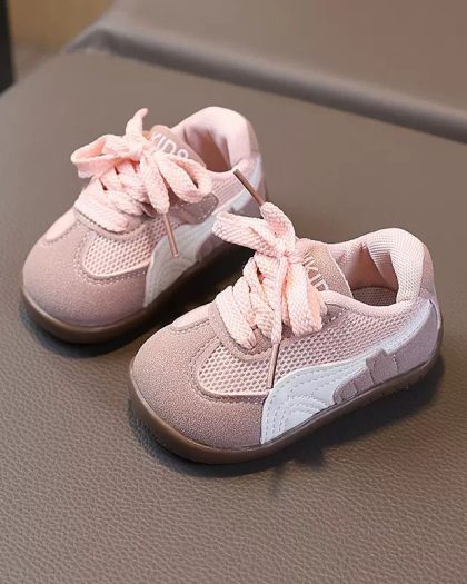 Footwear pink
